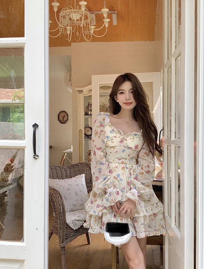 Product Introduction of Đầm Tiểu Thư Ulzzang Chất Voan Hoa Nhí Form Ngắn Xoè Tay Dài 5