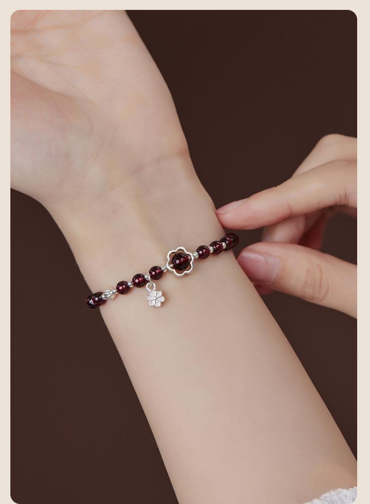 Product Introduction of Luo Jinran Natural Garnet S925 Sterling Silver Bracelet for Women New Chinese Style Flower Beaded Niche Gift 9