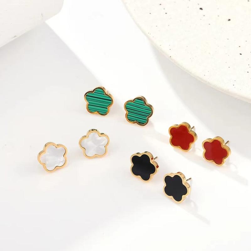 Product Introduction of Clover Earrings Are Hypoallergenic and Do Not Fade, Environmentally Friendly Women's High-end Ear Jewelry 5