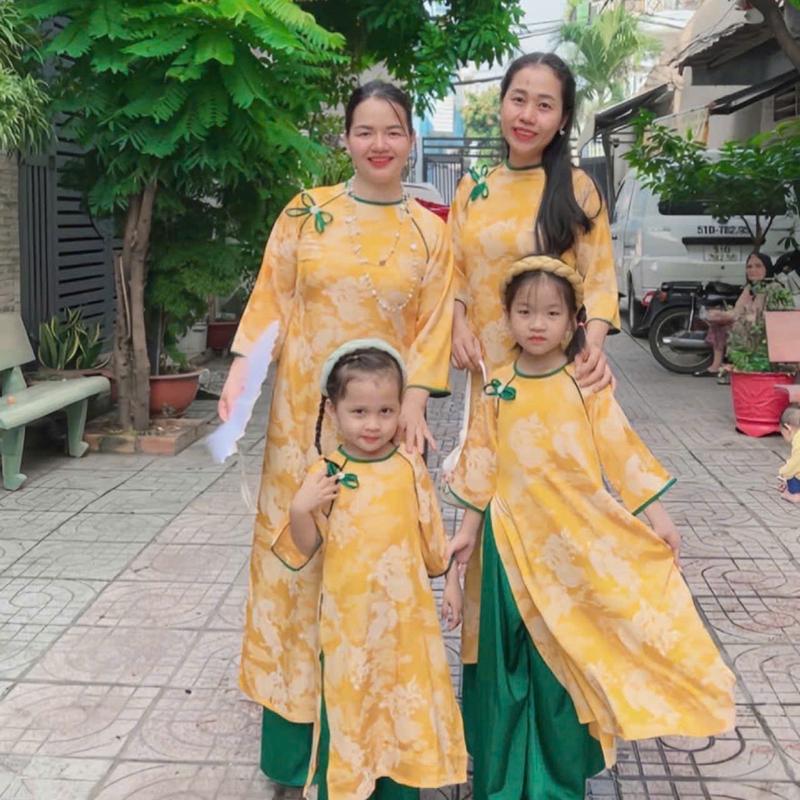 SÉT ÁO DÀI MẸ BÉ  VÀNG GẤM ĐỦ SIZE THÊU HOA ĐÍNH NƠ NGỌC TRAI SANG TRỌNG- ĐẸP XNH - MÃ TX037 7