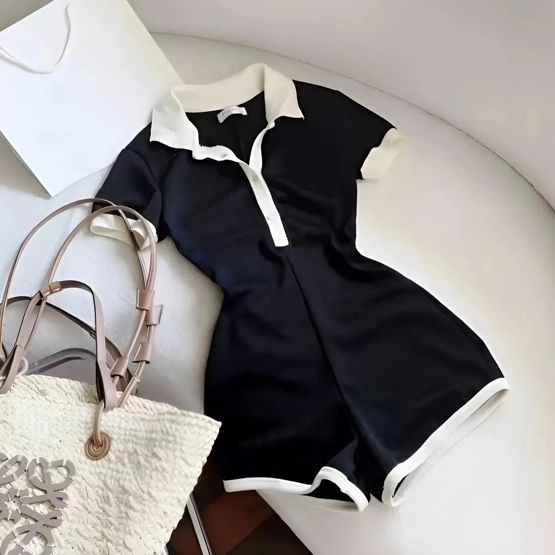 Jumpsuit Đùi Cổ Trụ Đùi Ngắn Tay Phối Viền (chất thun tăm co giãn tốt)
