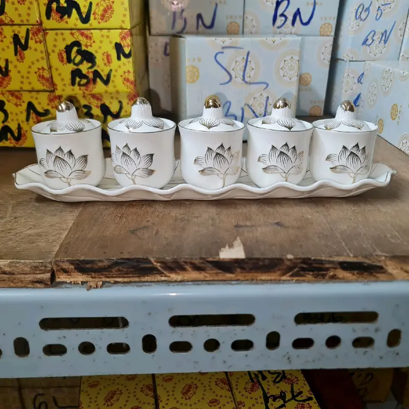 ly nước sen bạch ngọc trưng bàn phật, ông bà 1
