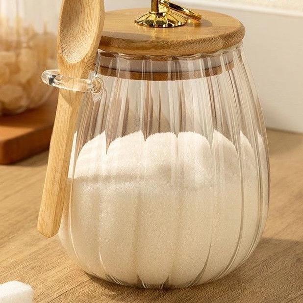 Hũ thủy tinh đựng gia vị đồ khô nắp gỗ kèm muỗng thiết kế tinh tế và tiện lợi cho nhà bếp