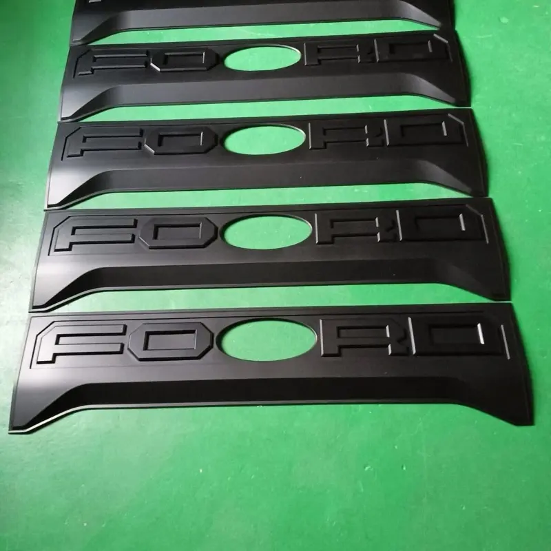 Ốp bửng chữ FORD cho Ranger form mới 2022-2025
