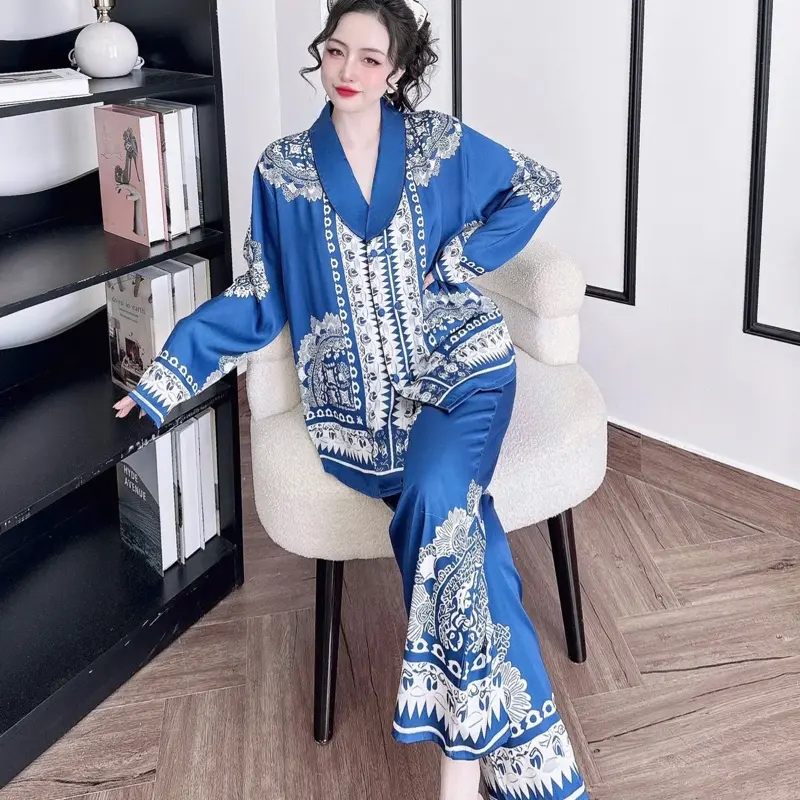 Đồ bộ pijama chất liệu lụa latin , cổ sam hoa văn màu xanh coban sang trọng , tay ngắn , tay dài , có bigsize 90kg