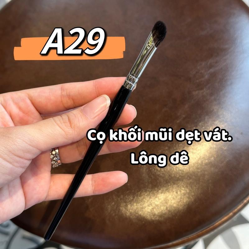 Một Cây Cọ Khối Mũi Lông Dê Nhivie A29