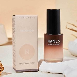 เนื้อรองพื้น เบา เกลี่ยง่าย ให้ผิวดูเรียบเนียนและเป็นธรรมชาติ