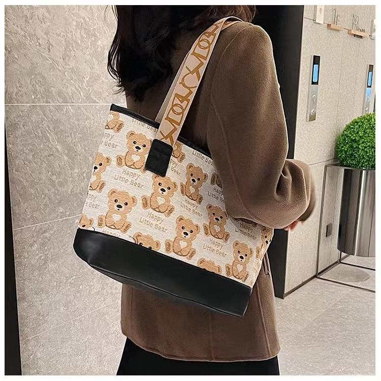 (Stock clearance sale) Women's shoulder bag with zipper, large bear design, 3 colors, can hold a lot of items, Korean style. 4
