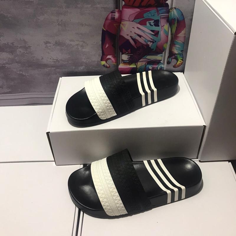 Dép  Addas quai ngang dép thời tranh hè 2023 hottrend phong cách! Mùa hè DéP Dép Lê Nam dép dg Slipper Đế Bằng posee original