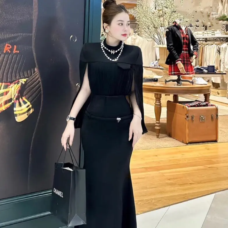 Set 2 chi tiết áo kèm chân váy tặng áo 2 dây ( Hàng Cao Cấp )