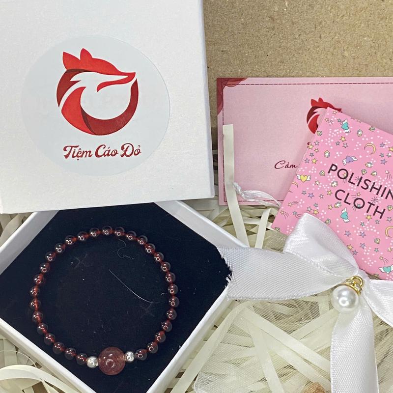 Vòng đá garnet và thạch anh dâu mang lại nguồn năng lượng tích cực 2