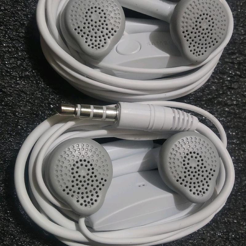 HEADSET ORI ASLI SMSUNG SUPER BASS SUPPORT SEMUA TYPE DENGAN JACK 3.5MM 3