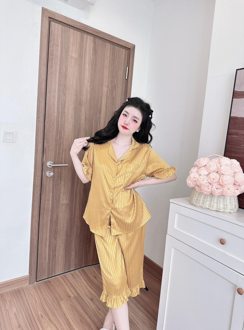 Product Introduction of Đồ Bộ Lụa Xước Bigsize Chất Mát - Tay ngắn quần lửng M2 50