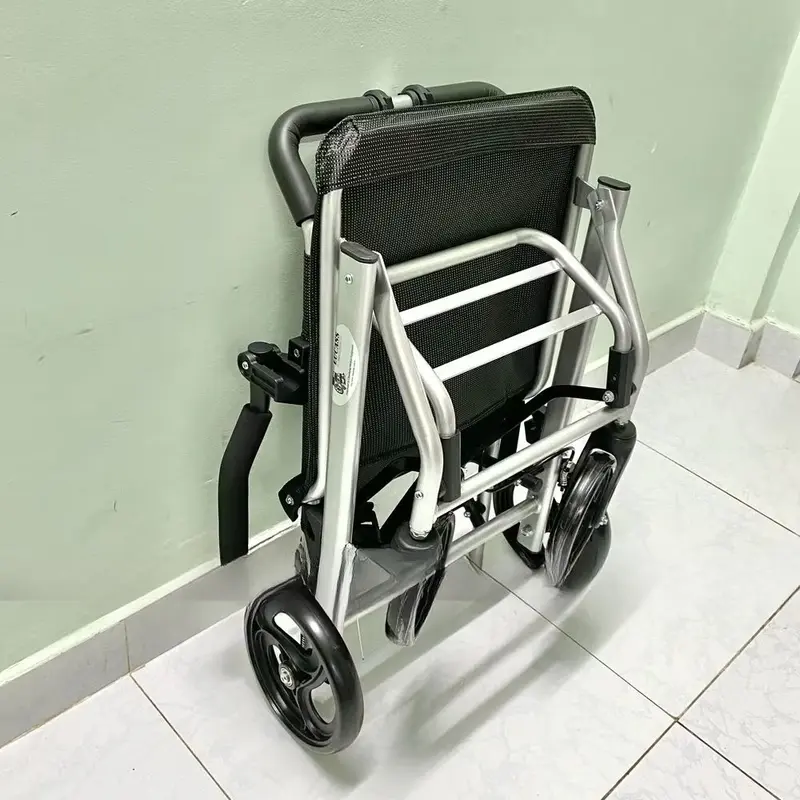 Xe lăn du lịch,gấp gọn để ô tô Lucass X93(bảo hành 6 tháng) 2