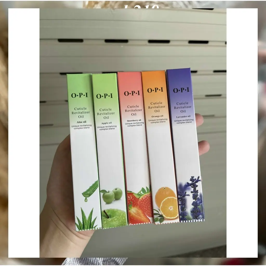 Bút dưỡng viền móng Nail chứa các loại Vitamin