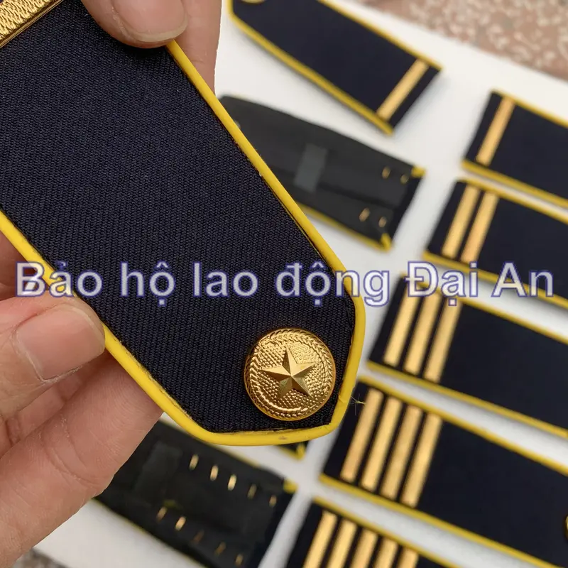 Cầu vai gạch đồng viền vàng 4