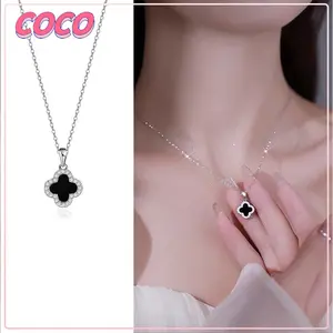 Kalung Clover Titanium Wanita Anti Karat Korean Style Fashion Kalung Bunga Hitam Semanggi Empat Daun Gaya Wangi Kecil Kalung Rantai Tulang Sela