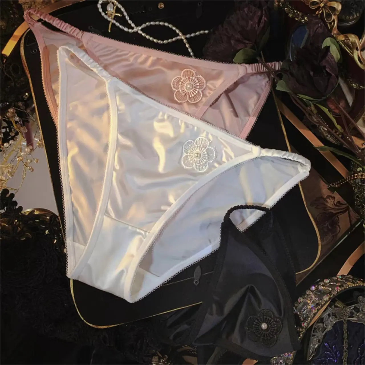 [LỤA MỚI] QUẦN LÓT NỮ LỤA SATIN DÂY ĐÍNH HOA THÊU SANG TRỌNG, CÁ TÍNH Women Sen