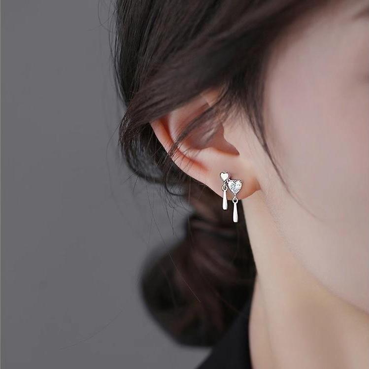 Product Introduction of Bông Tai Đinh tán Hình Trái Tim, Dành Cho Phụ Nữ, Đơn Giản Và Thanh Lịch, Thích Hợp Để Đi Lại Hàng Ngày, Bông Tai Đèn Lung Linh 11