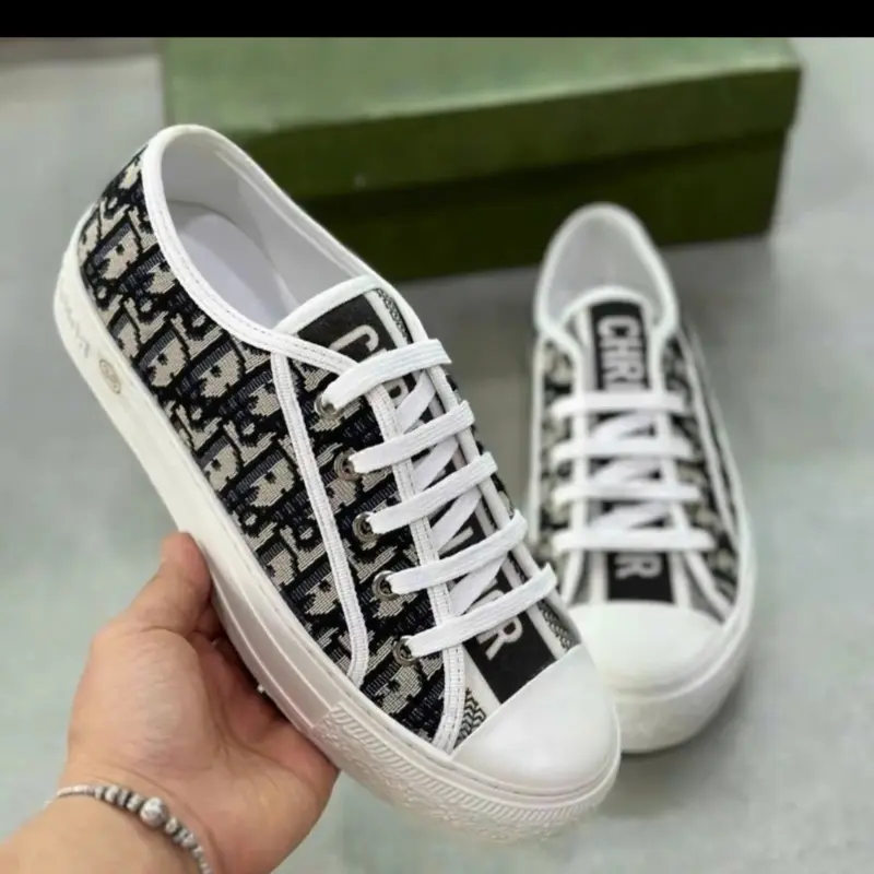 Giầy thể thao họa tiết chữ D nam nữ full size 36-43 Shoes Sneaker 1
