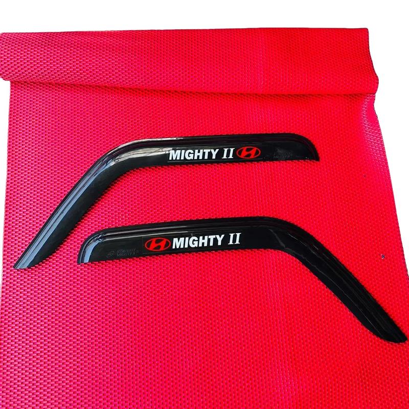 Che mưa nhựa ĐEN dẻo gắn 2 bên hông cánh cua cho xe tải  HUYNDAI MIGHTY II, HD65, HD72, HD 110 SL