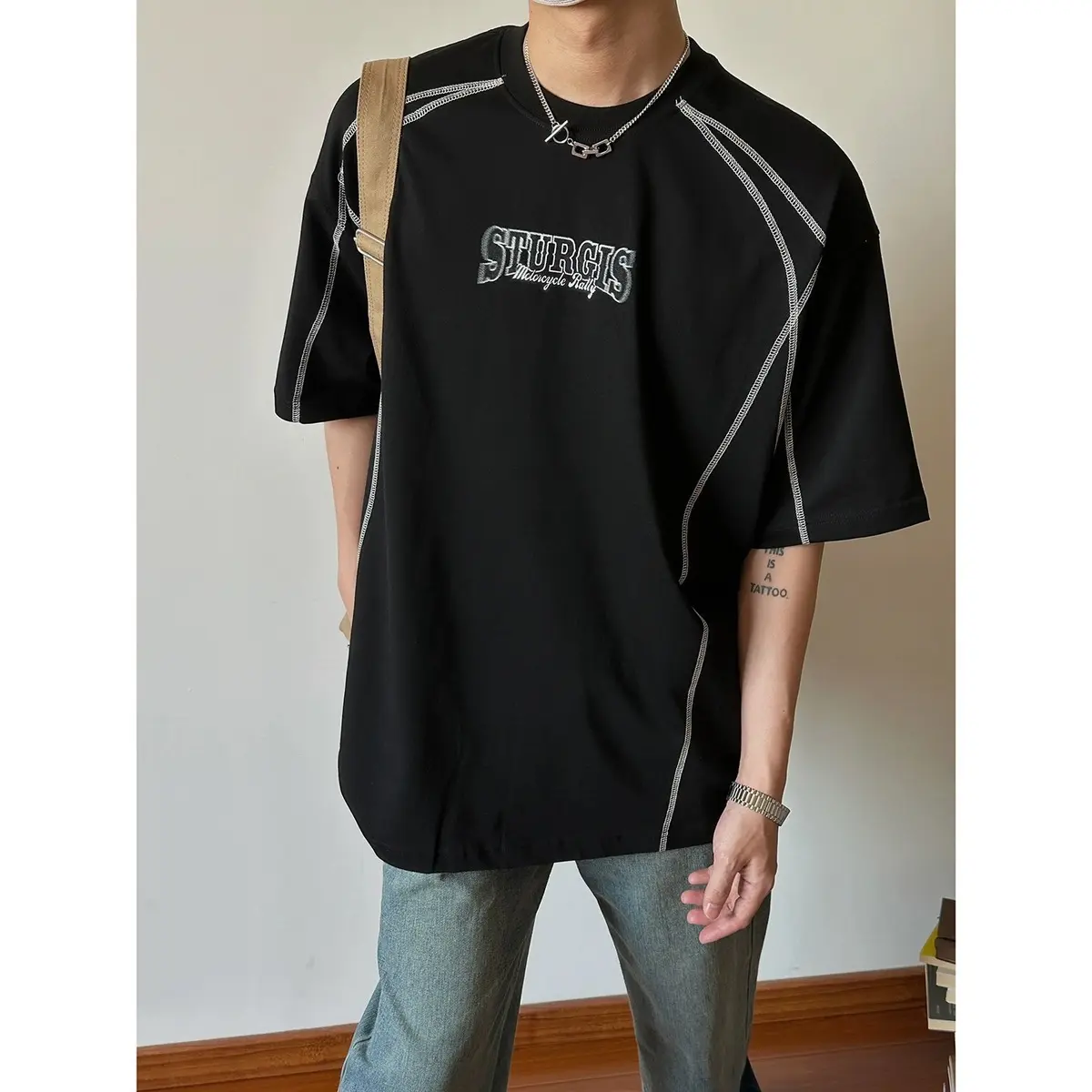 Áo Thun STUGIS form oversize Top Cổ Tròn Menswear