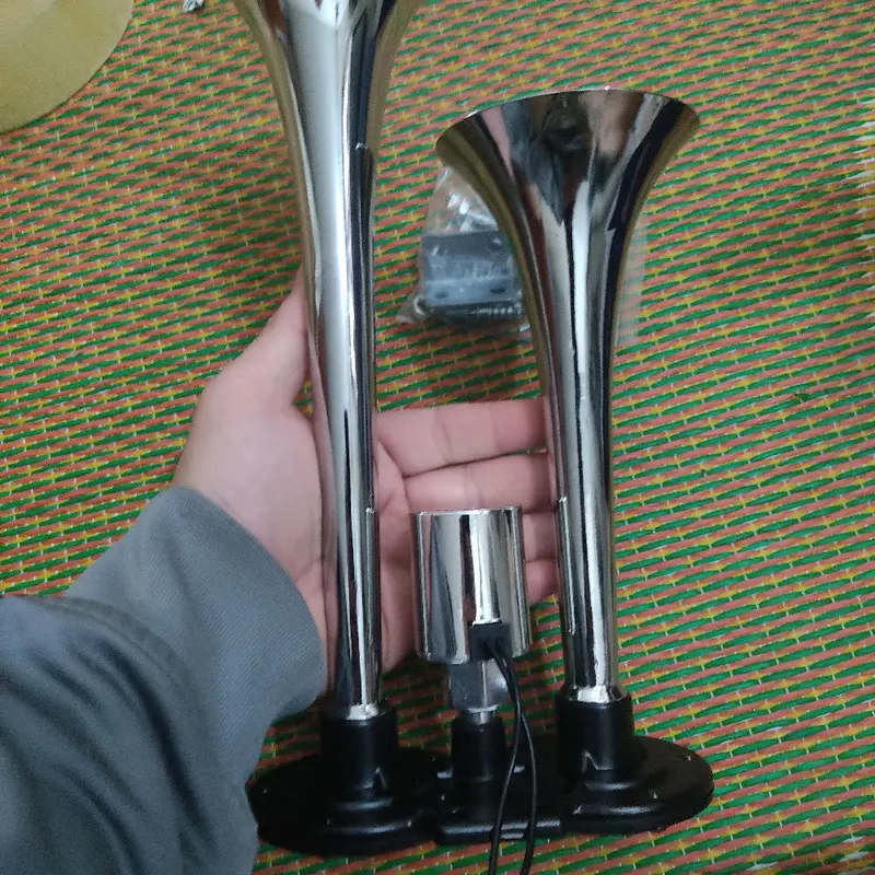Còi hơi 24 vol HORN TECH (giá 1 chiếc )( phải có bình hơi) 4