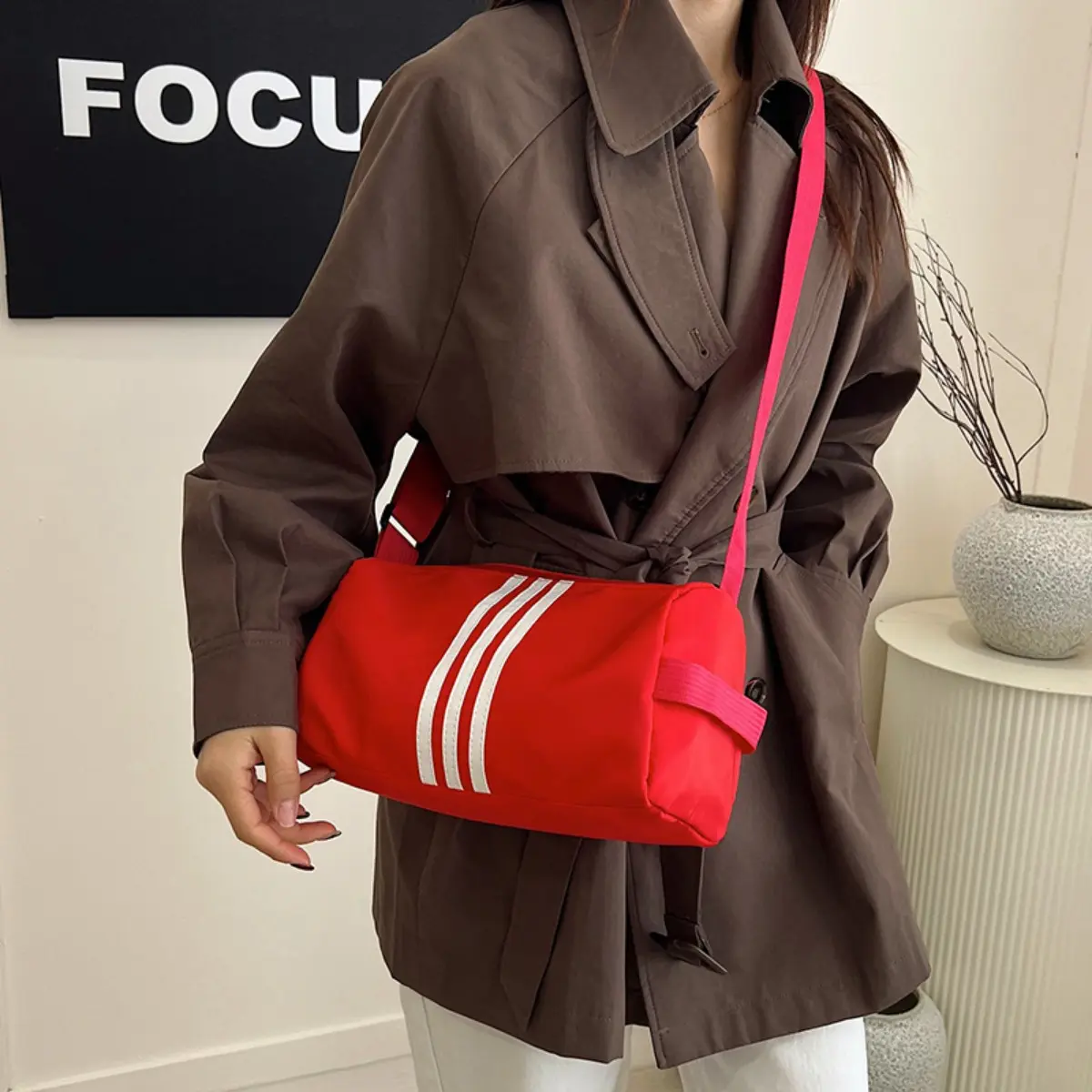 Unisex Water-Resistant Crossbody Bag Minimalist Shoulder Bag with Pockets MINIMAL PRIME Crossbody – Mueslii main image 3