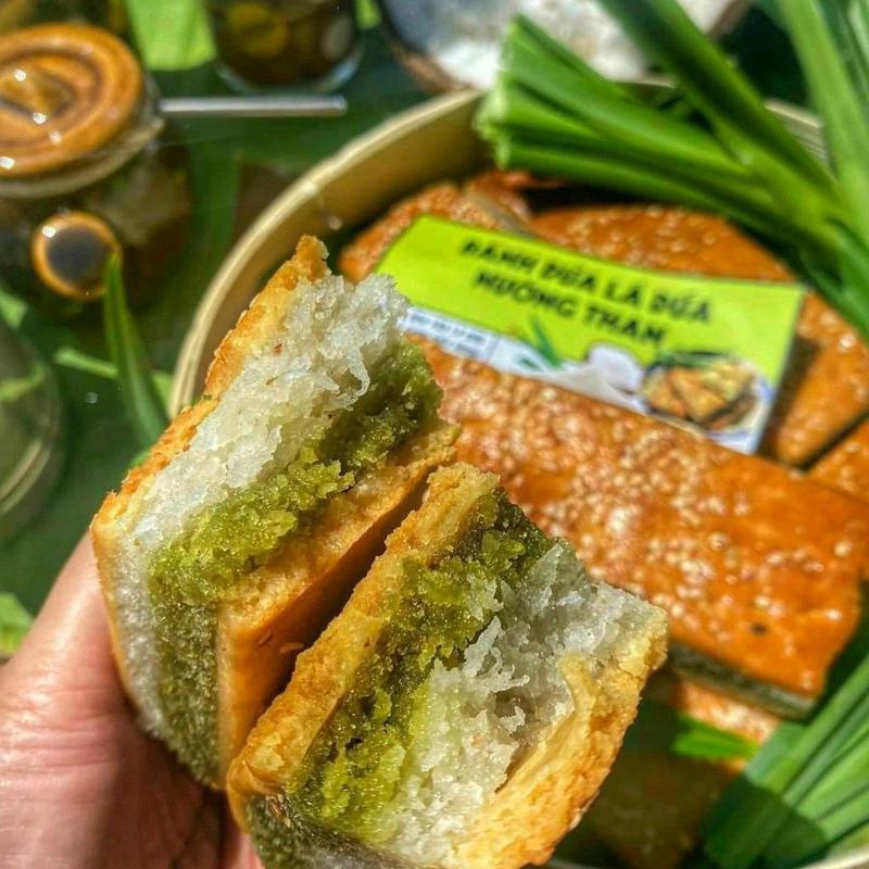 Bánh xà lam dừa lá dứa nướng than hộp 400g HSD 30 ngày nhân cơm dừa xào ,hương lá dứa tự nhiên Ăn Vặt