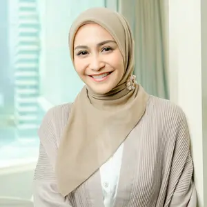 Lozy Hijab - Viona Plain Paris (Hijab Segiempat Bahan Paris Premium) Square Muslim Wanita