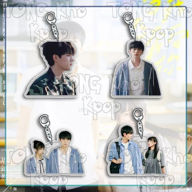 Móc khoá in hình Khi Anh Chạy Về Phía Em manhua ngôn tình mica acrylic phụ kiện xᶖnh xắn