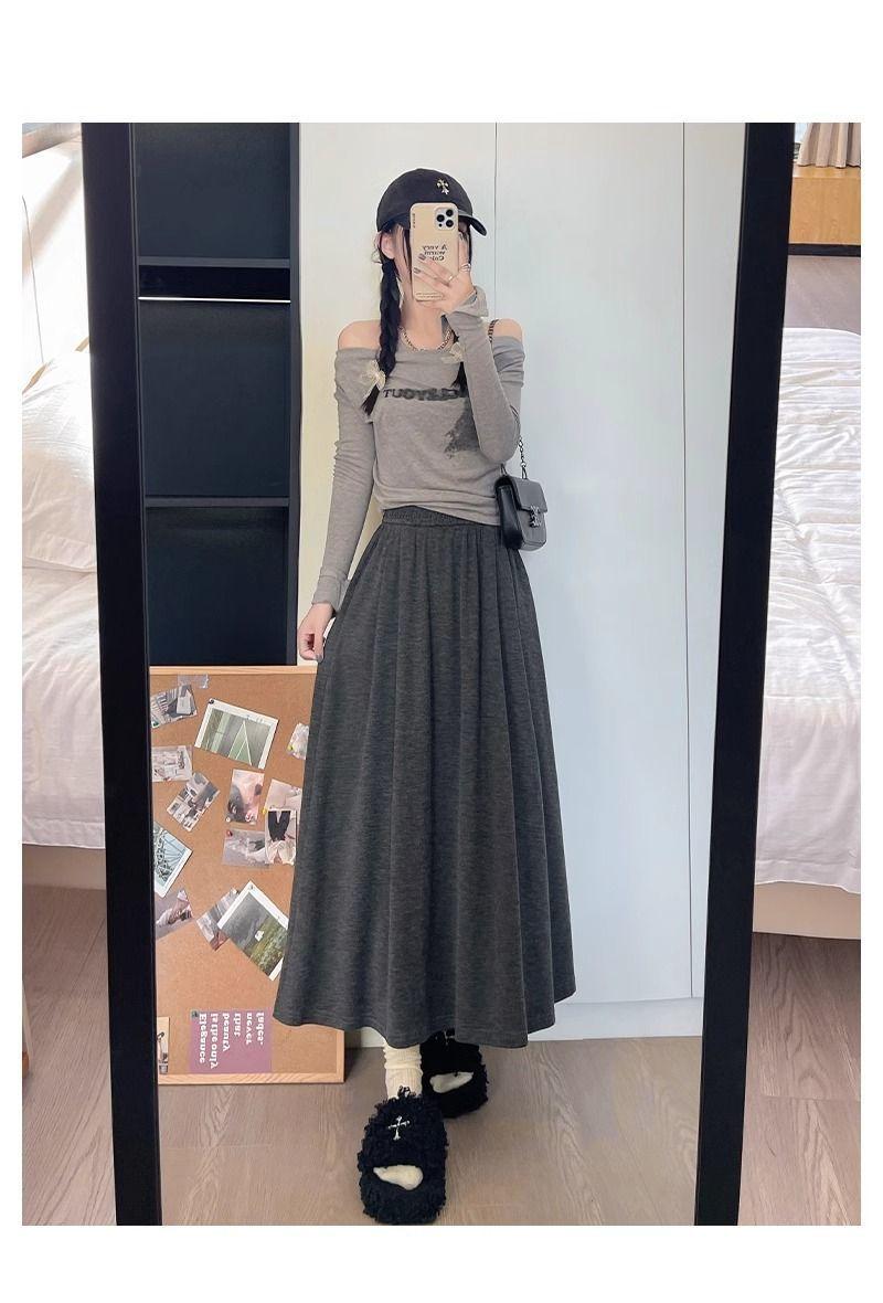 Product Introduction of Women's Skirt Autumn and Winter New A- line Skirt Small Elastic High Waist Drooping Skirt Design Slim Ins Fashion 14