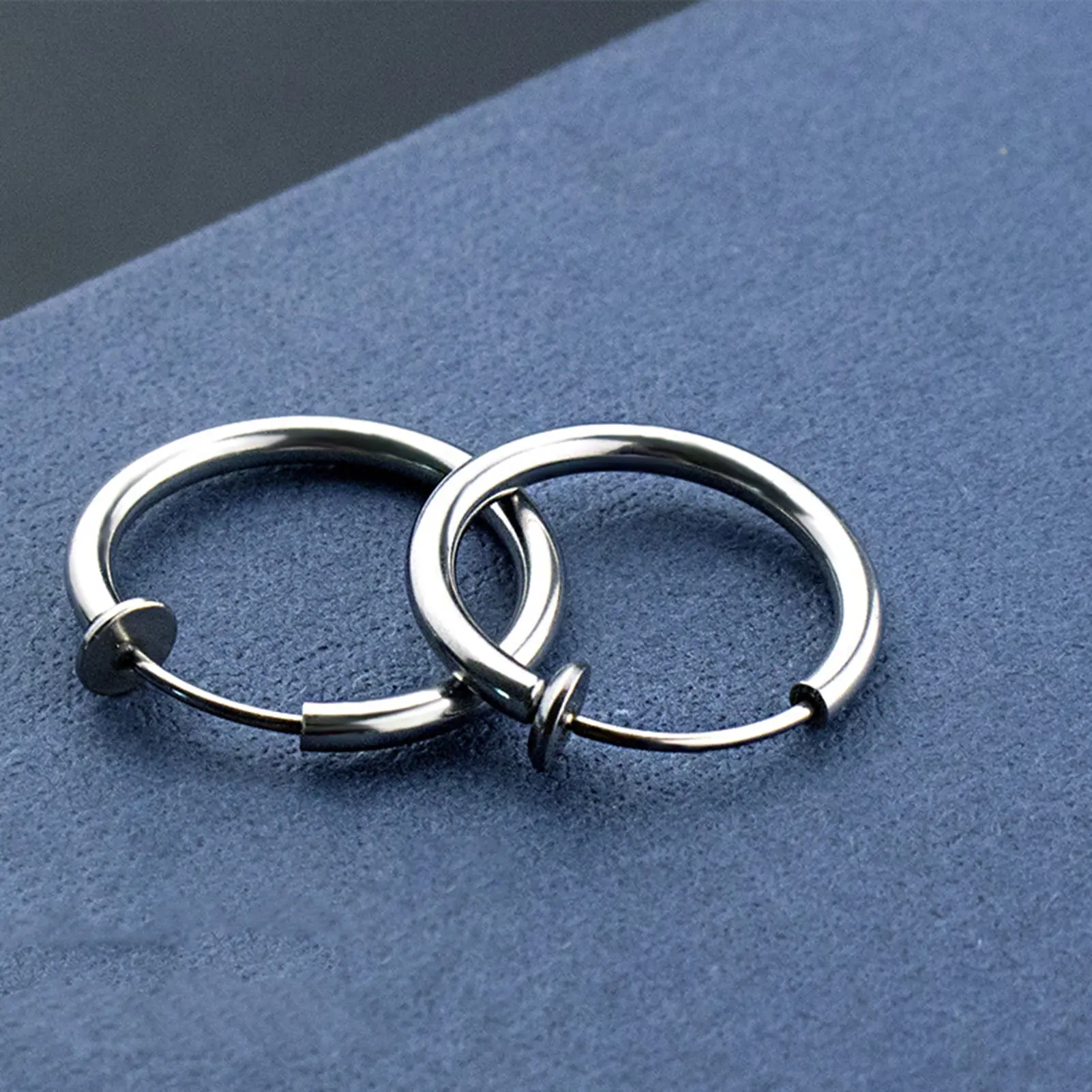 Bông Tai Ngầu Unisex, Vòng Tròn Không Xỏ Lỗ Tai, Kẹp Bông Tai, Thích Hợp Để Đeo Hàng Ngày, 1 Cái