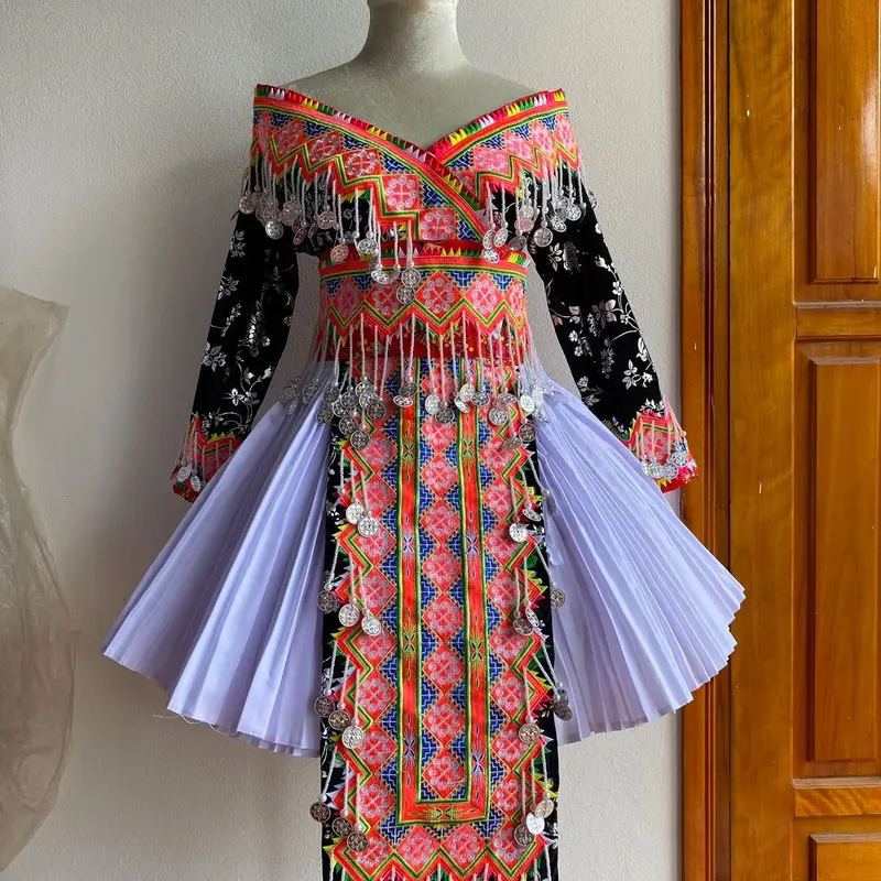 Nkaub ncaws hmoob bộ + mũ +cuốn chân 1