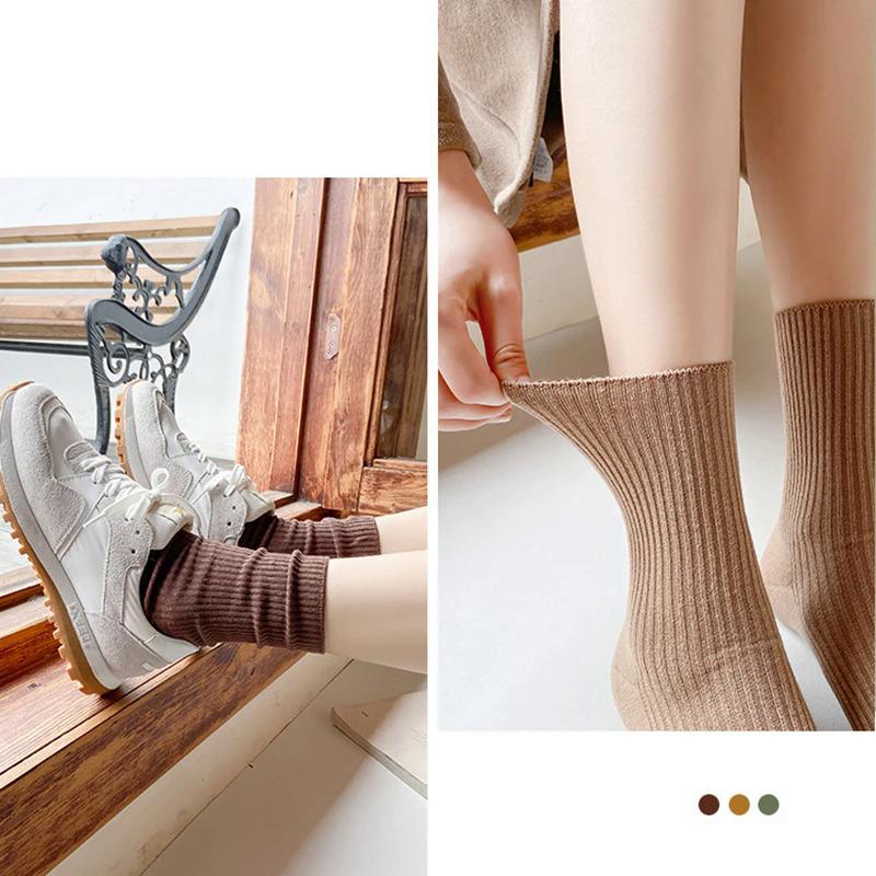 1Pcs New Female Japanese Socks Solid Color Women's Casual Cotton Cute Socks Autumn Simple Women's Medium Length Socks 5