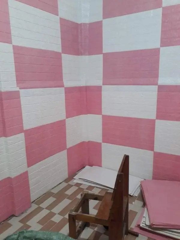 Mua 40 miếng xốp dán tường sẵn keo bóc dán đủ màu đẹp 5