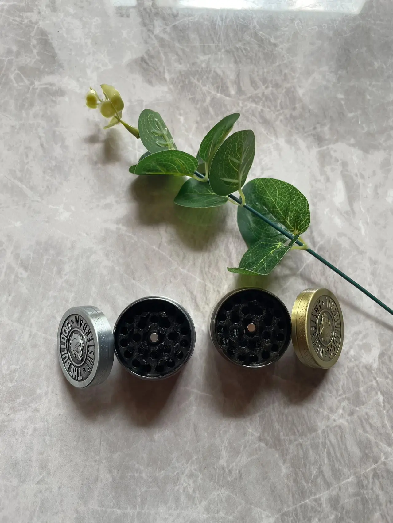 Đường kính: 40 mm, máy xay gia vị bằng kim loại.