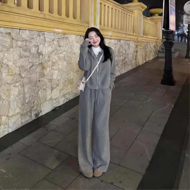 Set Bộ Đồ Nữ Áo Dài Tay Khoá Kéo Logo Trước Mix Quần Dài Ống Xuông Chất Len Lông Thỏ - Hà Mi Studio SB 133 4