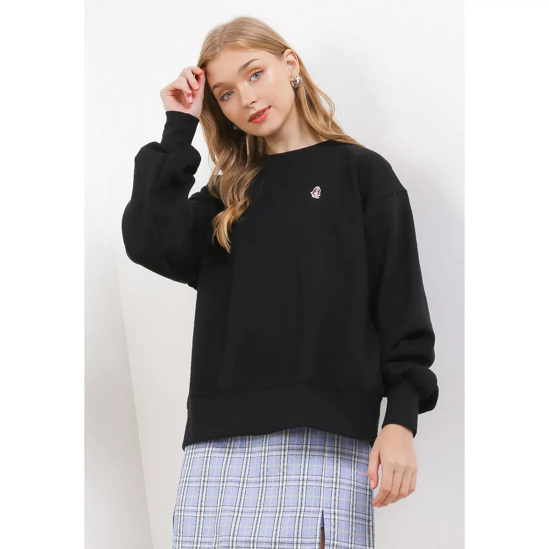Hush Puppies Brezzie 3 Oversized Pullover Wanita 01