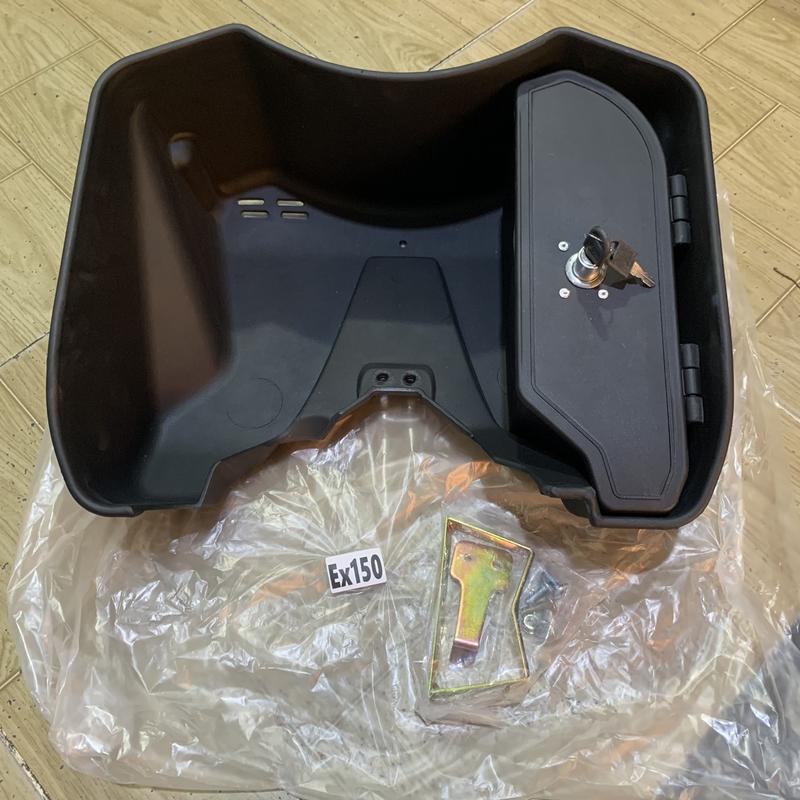 Rổ giữa xe EXCITER 150 kiểu appi V8 có hộp nhỏ và có khóa Phụ Tùng Phụ Kiện