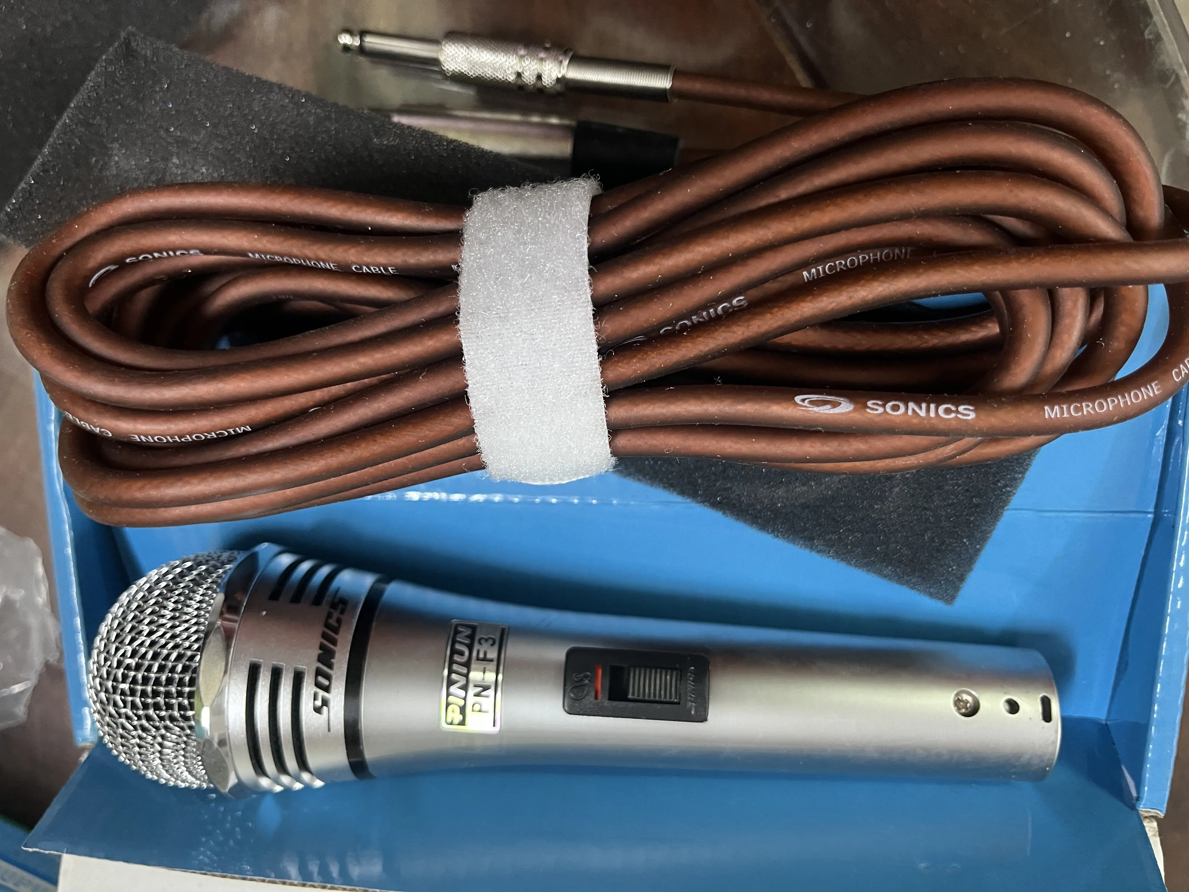 Micro có dây Piniun PN -F3- hàng loại 1