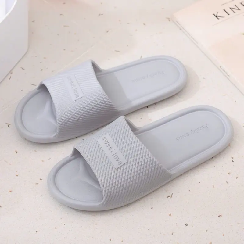 Dép đi trong nhà của hãng CHAO , một hãng nội địa trung chuyên bán dép đi trong nhà sà lé siêu rẻ về tay chỉ . Mà dép của Chao trc h thì bền khỏi nói =)))   Có 6 màu e đánh số Quai Ngang Đế Bằng Quai Ngang Đế Bằng 5