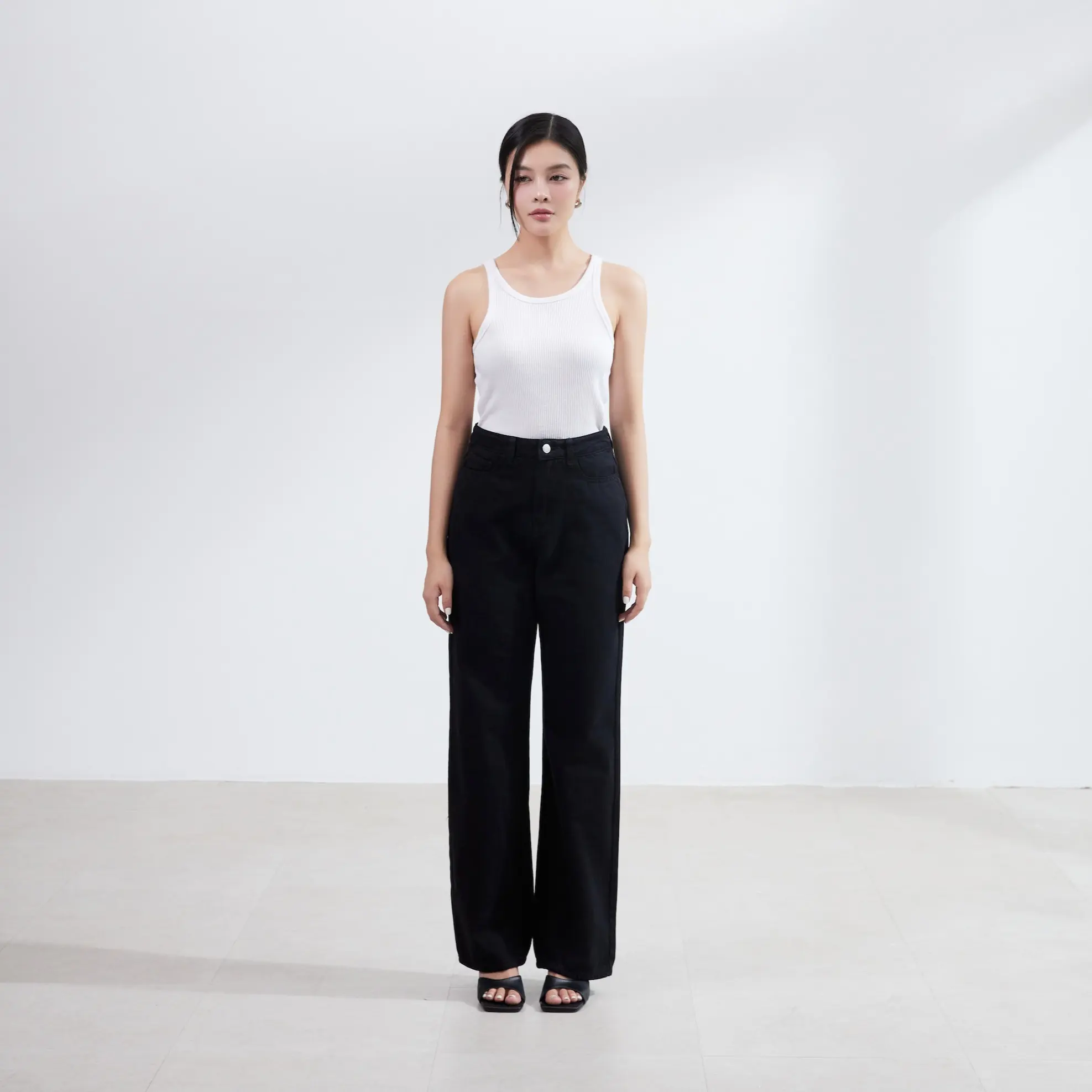AOEM STUDIOS - THE NEW JEANS - Quần Jeans Màu Đen Ống Suôn Form Đứng Tôn Dáng