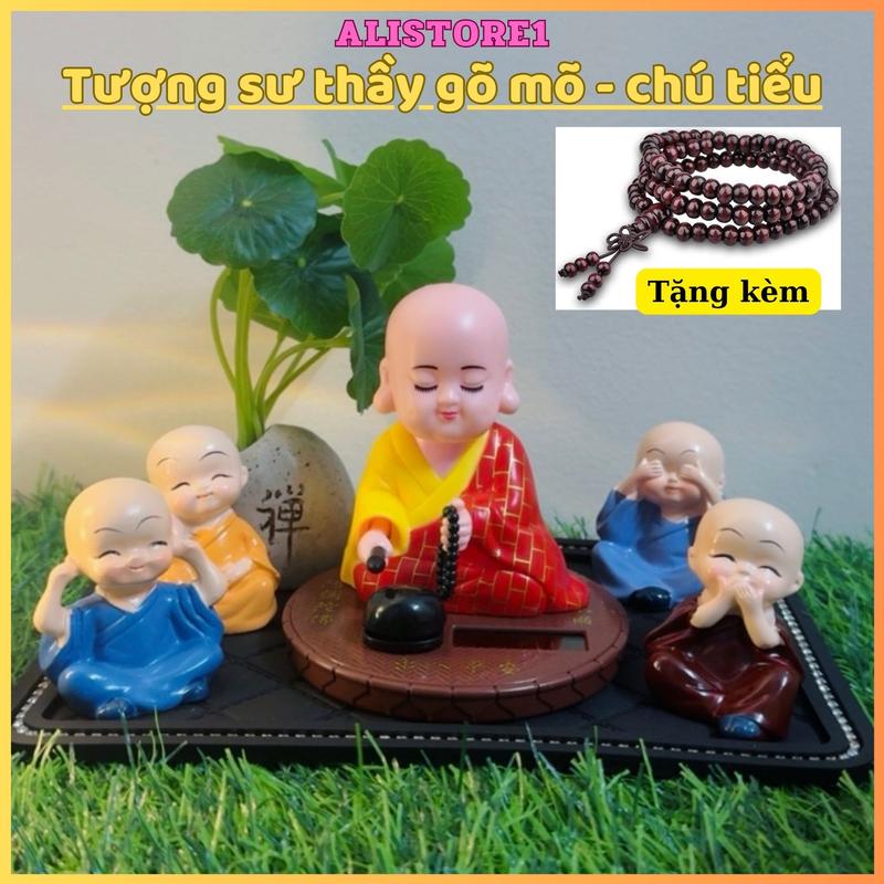 (Tặng kèm dây chuỗi hạt) Tượng sư thầy gõ mõ, tượng 4 chú tiểu tứ không, tượng trang trí taplo xe ô tô, bàn làm việc - Set 5 Tượng Chú Tiểu Tứ Không Gõ Mõ Năng Lượng Mặt Trời Trang Trí TapLo Ô Tô, tượng chú tiễu gõ mõ gật đầu