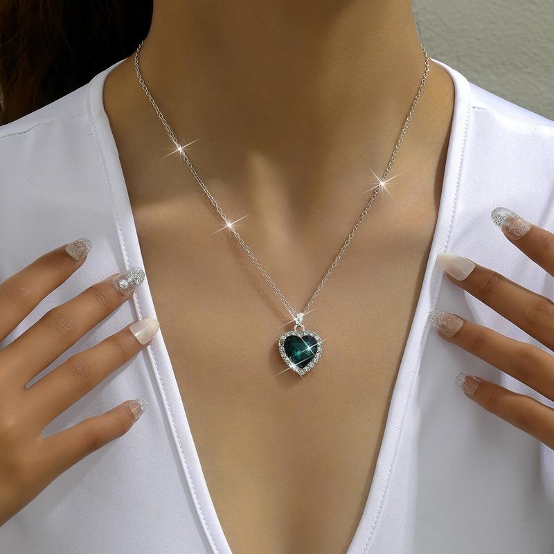 Product Introduction of Fashion Wholesale Heart-Shaped Pendant Necklace Full of Diamonds Cross-Border Best Seller in Europe and America 18