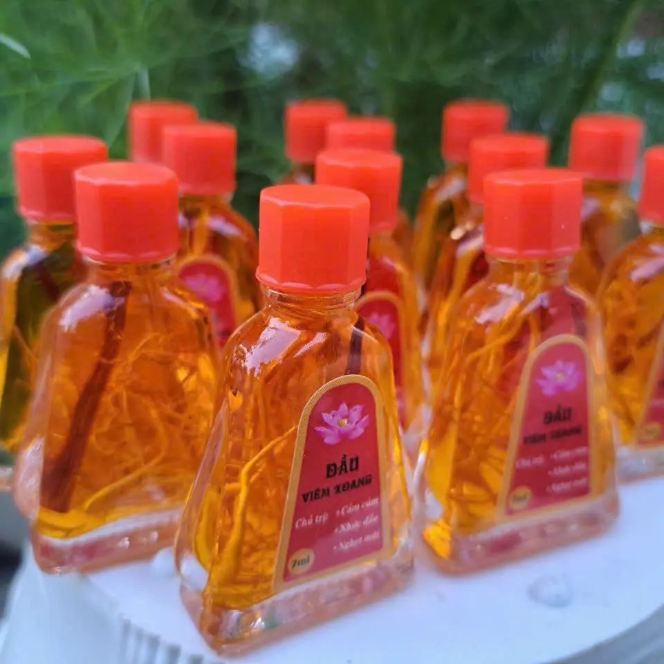 10 chai Tem Sen Loại 1  dầu viêm xoang 7ml nước vàng ( loại to có rễ cây)