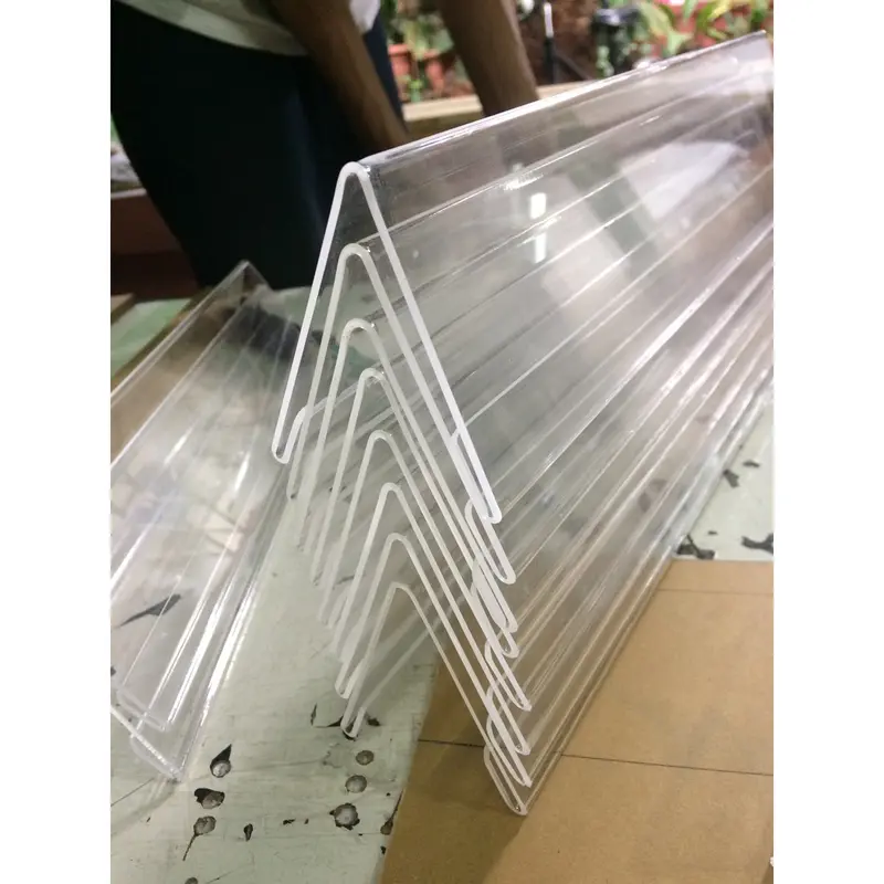 Akrilik Tendcard Segitiga PxLxT 30x8x2cm Desk 2