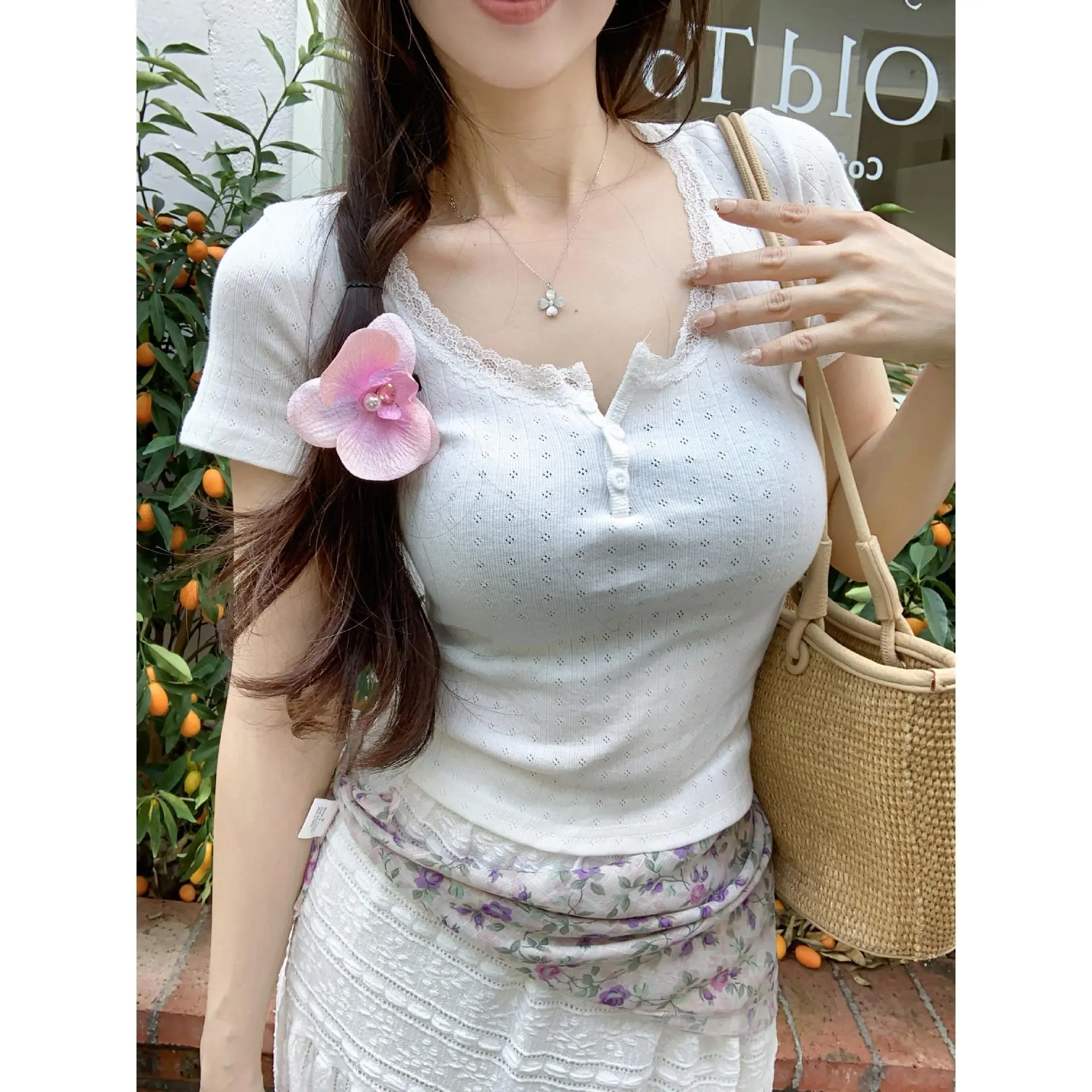 Quần Áo Nữ, Bộ Sưu Tập Mùa Hè, Phong Cách BM Mới, Cô Gái Nóng Bỏng, Dễ Thương Và Gợi Cảm, Cổ Áo Khâu Ren, Trang Trí Với Nút, Áo Phông Ngắn Tay Women Top