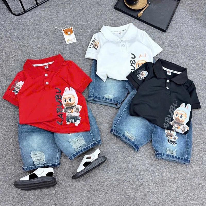10-30kg- Bộ quần jean đùi áo thun cộc tay màu đỏ - sét áo thun polo quần short jean hình labubu set bé 0