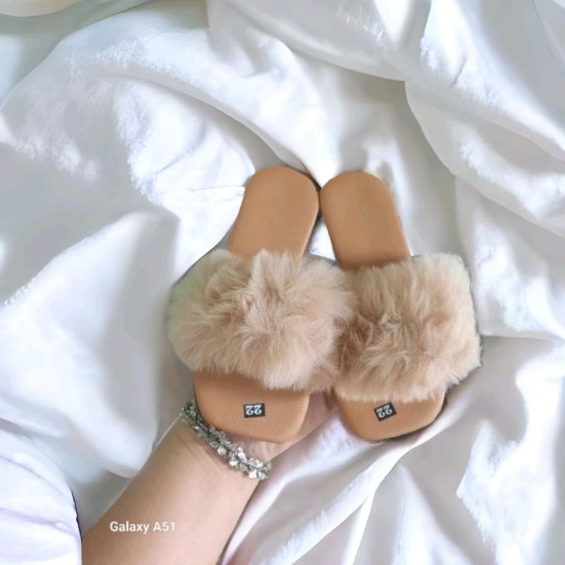 Dép lê cho bé gái quai lông nhung siêu mền, đế dép bọc da Kem